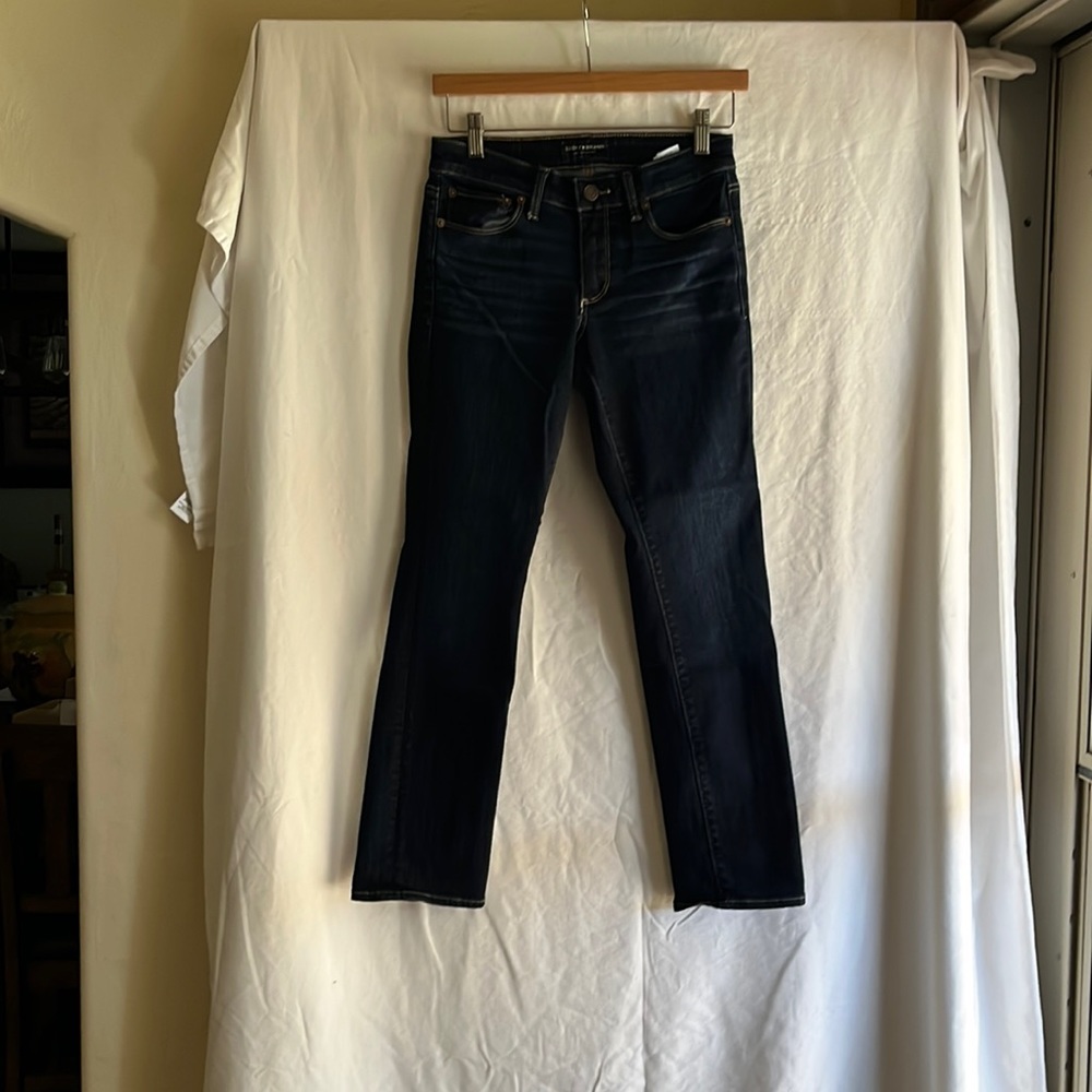 Women’s Lucky Brand size 2/26A Jean.